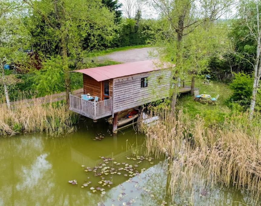 Lakeside Cabin On Stilts- 'Kingfisher' Villa Rous Lench Exteriör bild